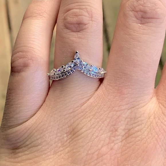 STERLING SILVER V WRAP RING - Picture 6 of 10